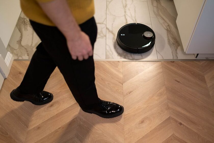 Roomba 115 Combo, robot aspirateur et laveur 2 en 1 iRobot